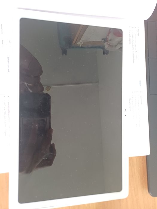 Samsung Tab A7 with original Box and Adaptater