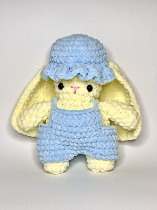 Игрушка в виде Зайчика