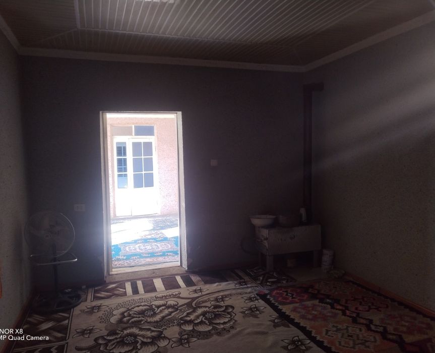 Uy sotiladi narxini kelishamiz