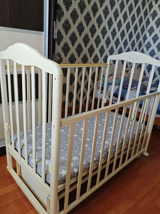 Детская кроватка