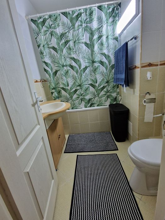 Inchiriez apartament in regim hotelier