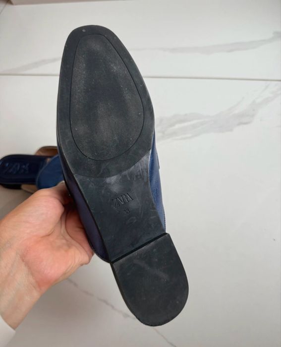 Papuci piele • Zara • 38