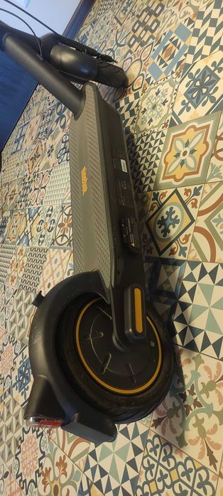 Ninebot KickScooter MAX G30 ( за части или да се ремонтира)