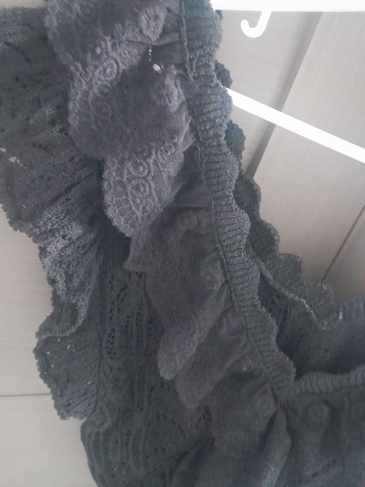 Bluza cu volane Zara