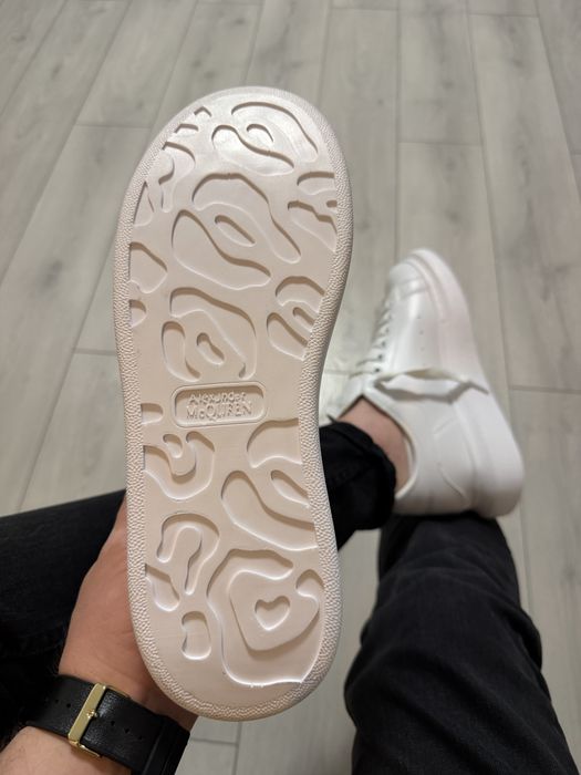 Adidasi Barbati Alexander Mcqueen Full Alb!