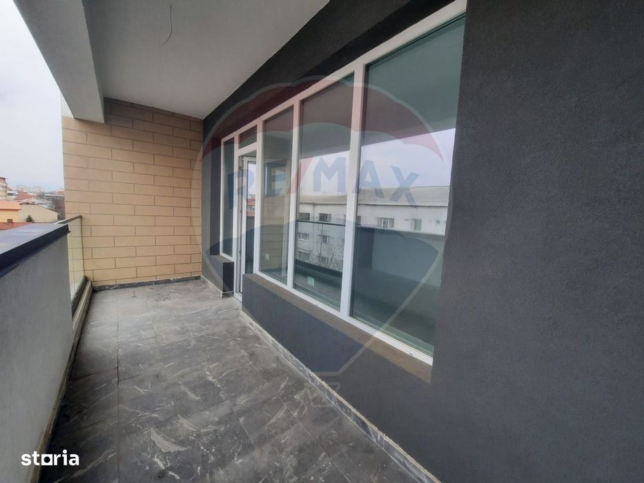 Apartament cu 3 camere ETAJ 2
