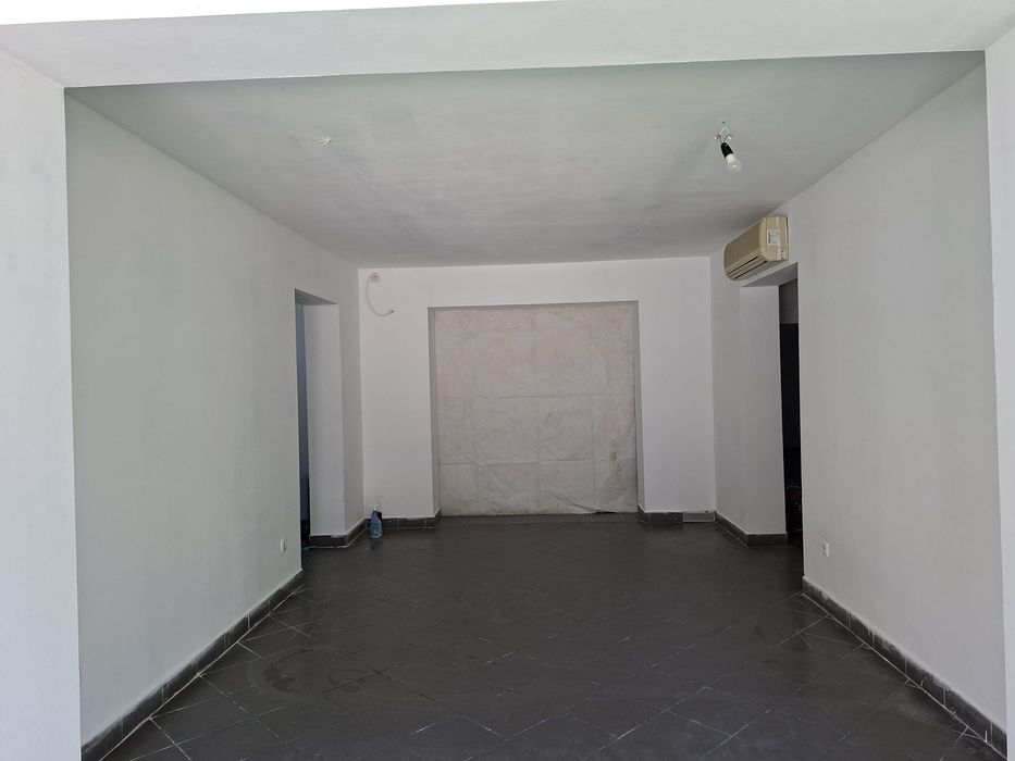 I nchiriez spatiu comercial
