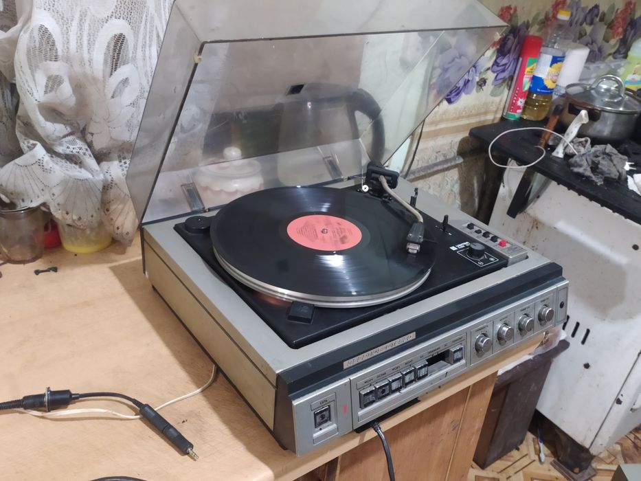 Продам проигрыватель