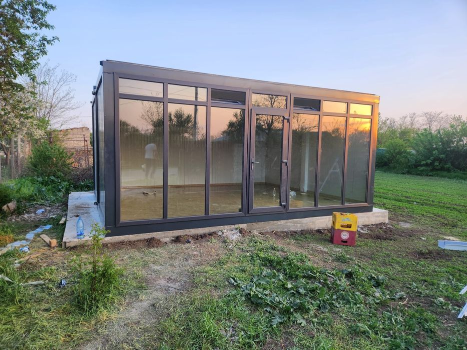 Vand container tip vitrina