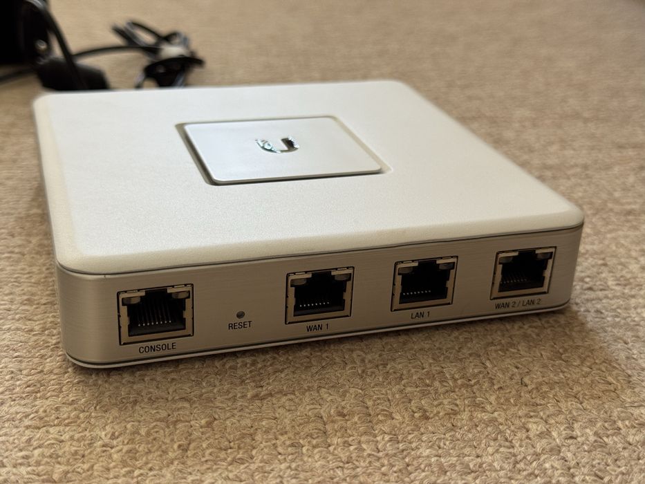 Echipamente de retea Unifi (gateway, cloud key)