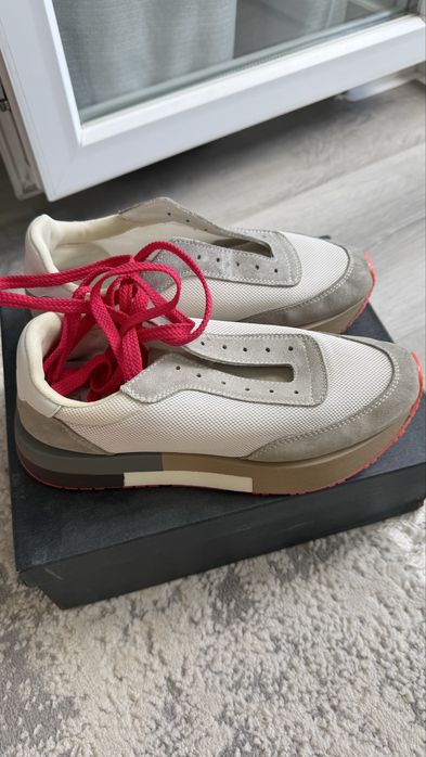 Продам кроссовки для бега