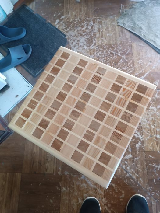 Табуретки из дерева