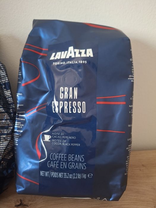 Vand lot cu 2 pungi cu cafea boabe la 1 kg  Lavazza Gran Espresso