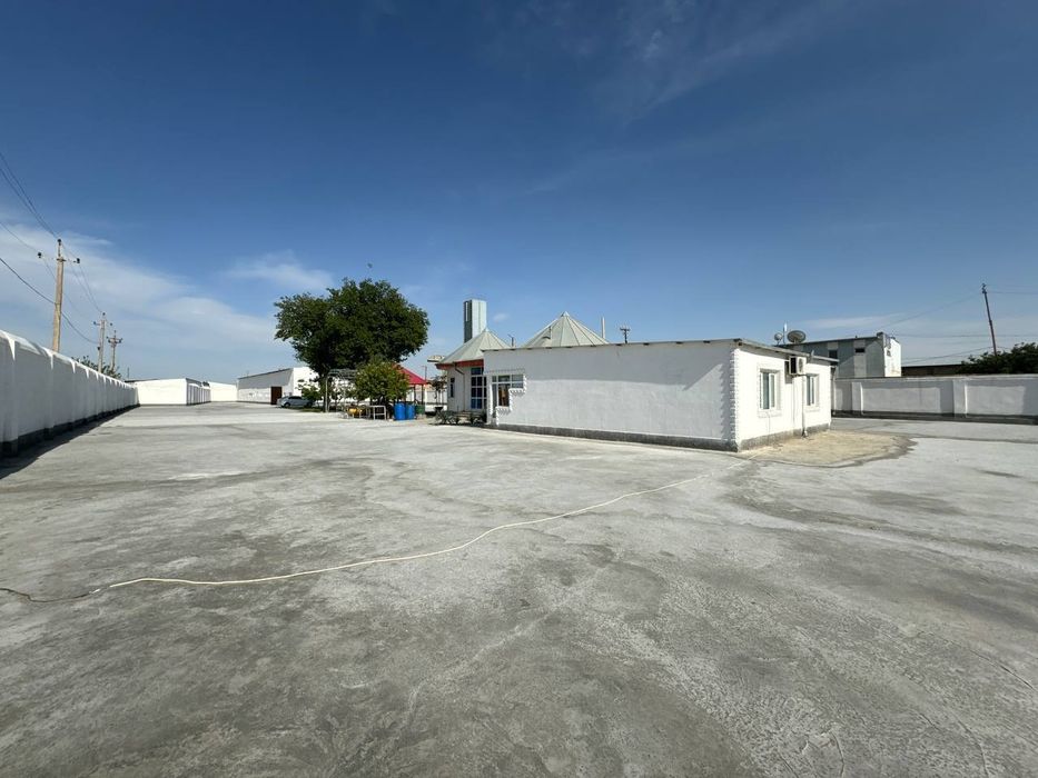 Продается готовое складское помещение. 
Имеется 2 больших раздельных с