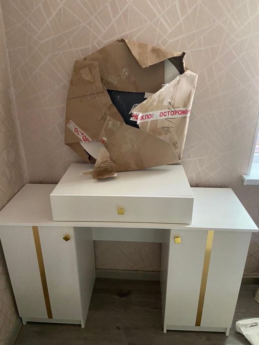 Продаю спальный гарнитур