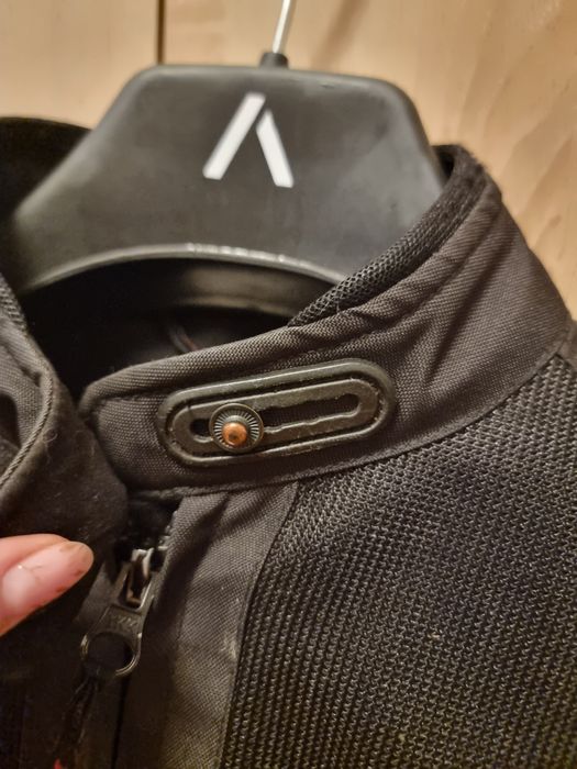 Vând geaca moto damă