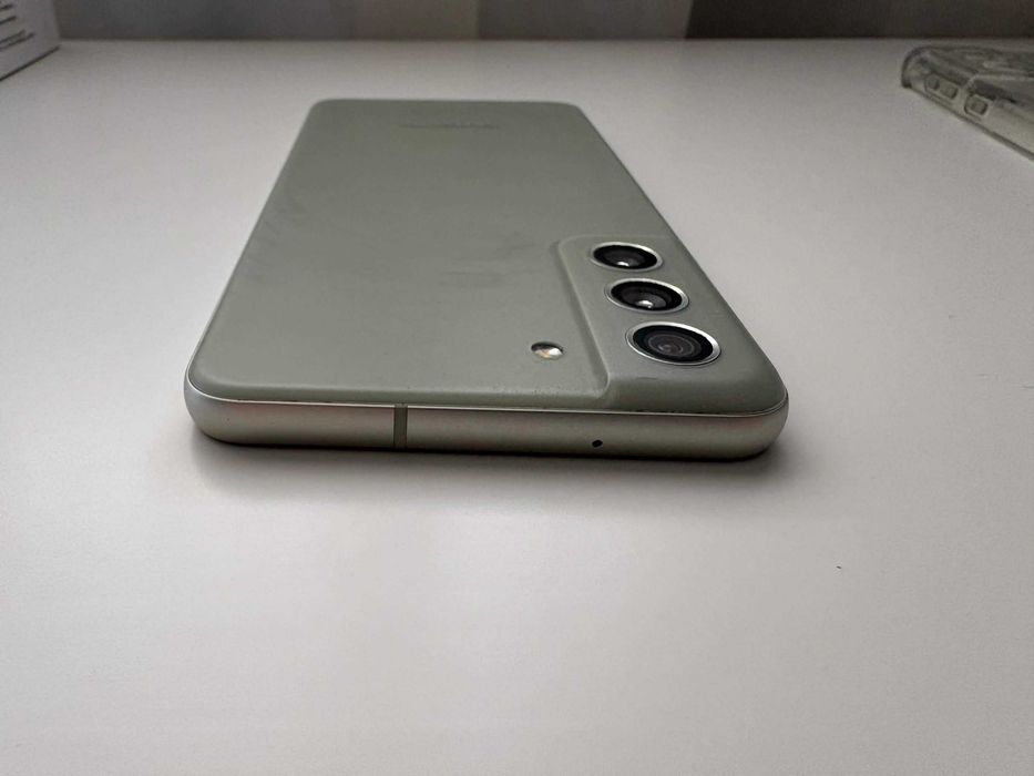 Samsung Galaxy S21 FE 5G – маслинено зелен, с кутия