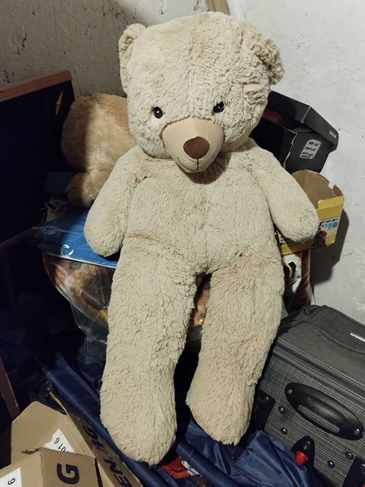 Големи и малки плюшени играчки