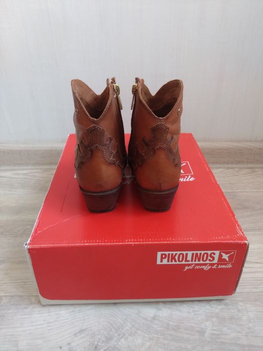 Испанские кожаные ботильоны-казаки Pikolinos продам