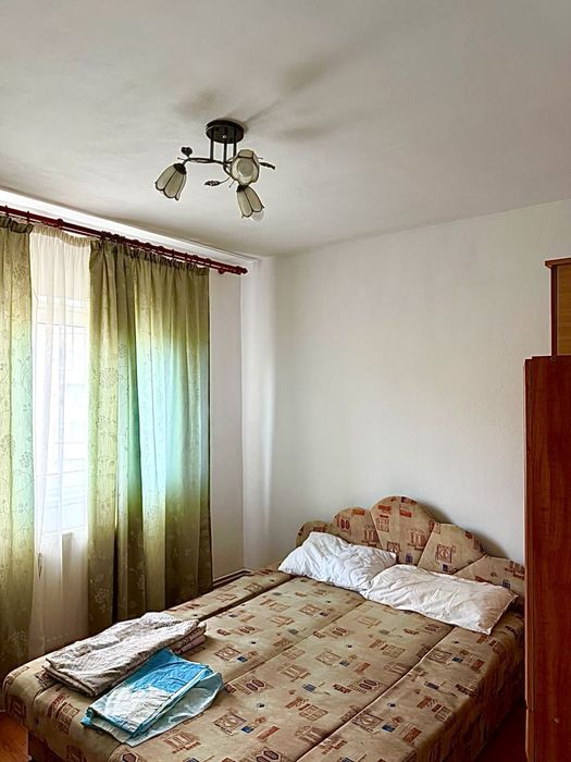 Inchiriez apartament 2 camere zona centrala