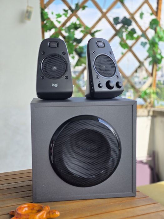 Аудио система Logitech - Z625, 2.1, черна