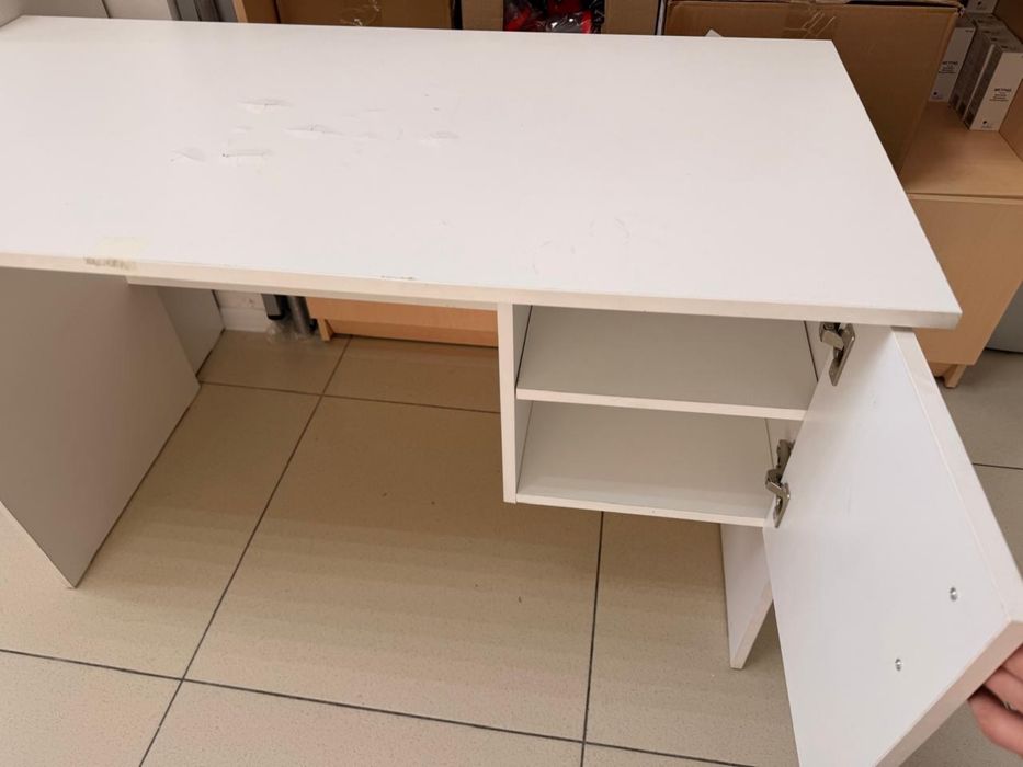 Стол офисный. Белый