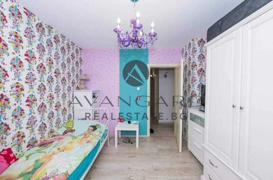 Продава се Тристаен апартамент в Пловдив, Остромила - 168 кв.м за 1399 €/кв.м - Снимка #6