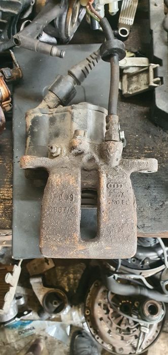 Etrier dreapta audi a6 c6 2.0 tdi cu motoras