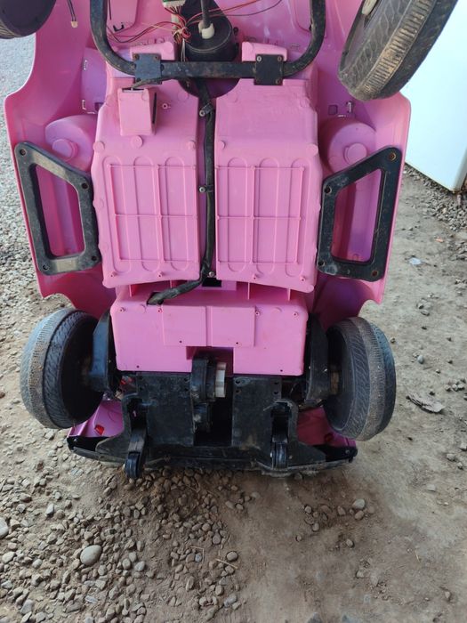 Bolalar mashinachasi srochna sotiladi balonlari yaxshi xolati oʻrta