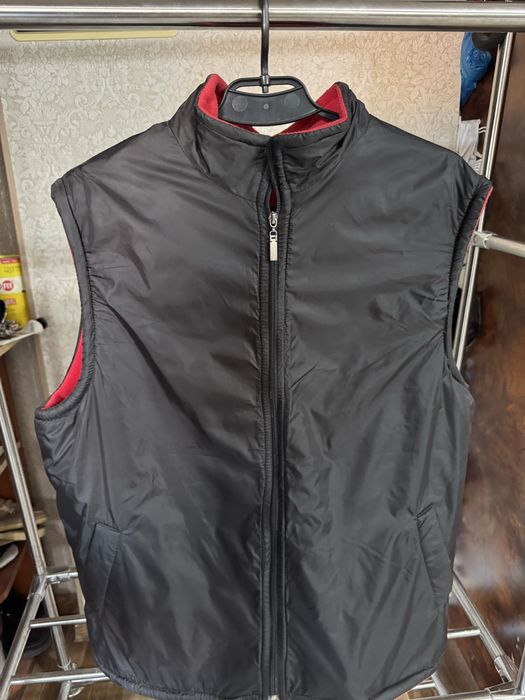 Продам жилет на замке