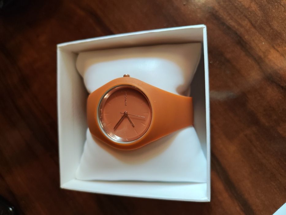 Часы женские Оригинал. Фирмы Sunlight