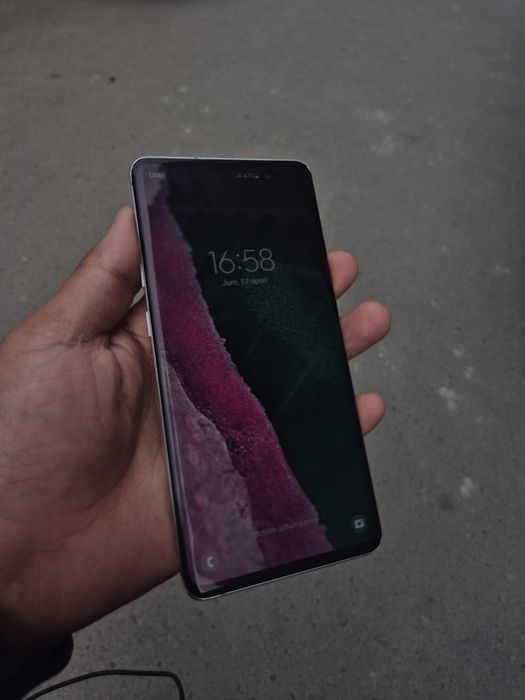Samsung s10 plus    5G 256gb 8ga