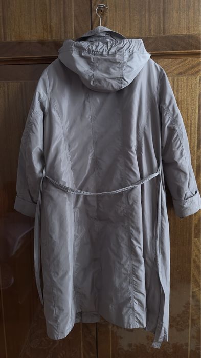 Продам женский демисезонный плащ