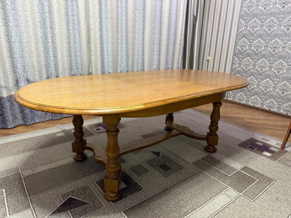 Продам дубовый стол