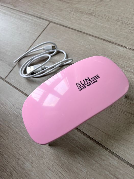 ЧИСТО НОВА UV Мини лампа за сушене на нокти с USB