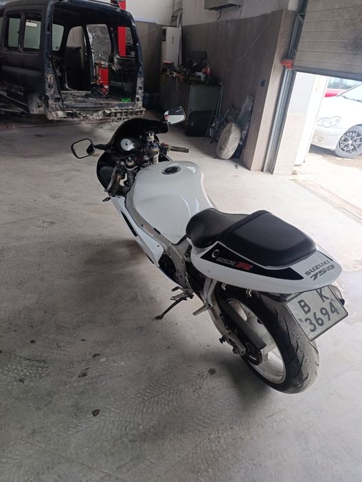 Suzuki k1   750 gsxr