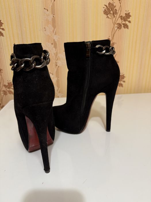 Ботильоны на шпильке