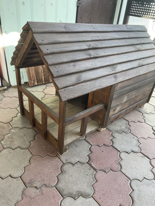 Домик для собак из дерево