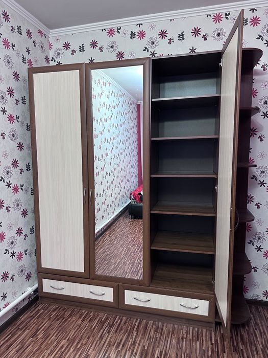 Продам шкаф распашной
