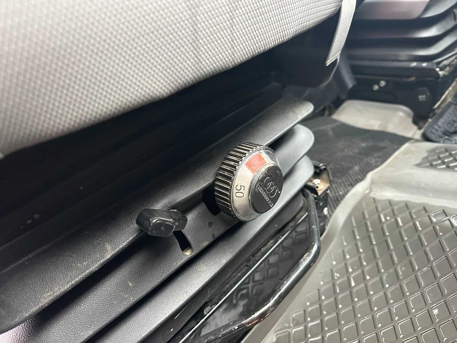 VW Crafter doka 2,5 tdi 2009 automat full accept variante !