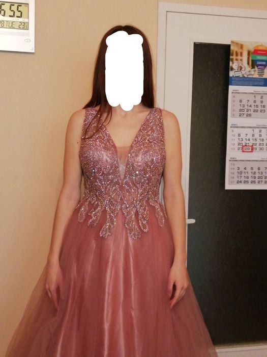 Абитуриентска рокля