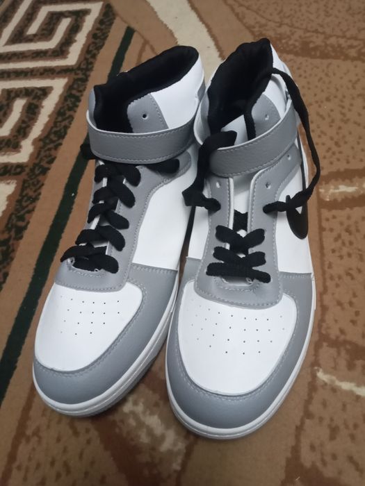 Nike krosovka sotiladi 41 razmer