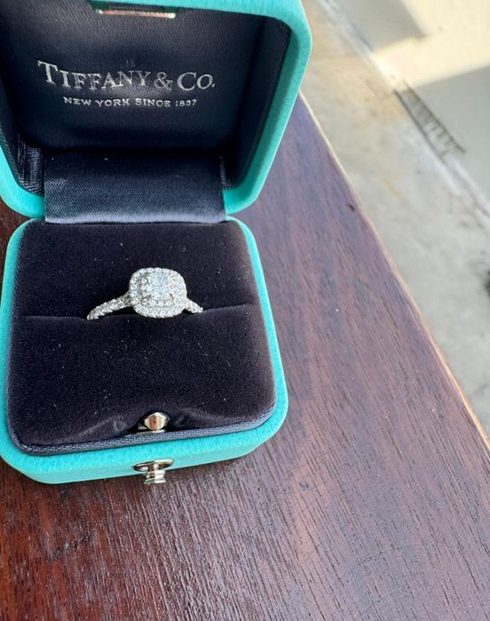 Кольцо продаю  TIFFANY