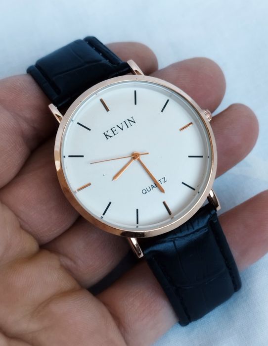 Ceas de mână Kevin cu quartz, din oțel inoxidabil, curea din piele.