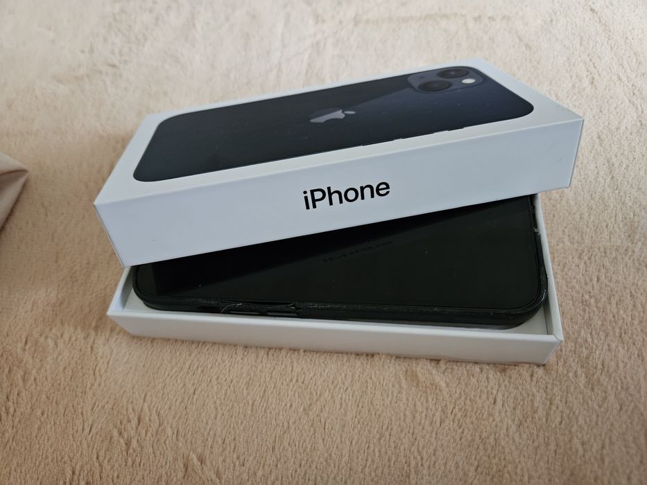 Телефон Apple Iphone 13
