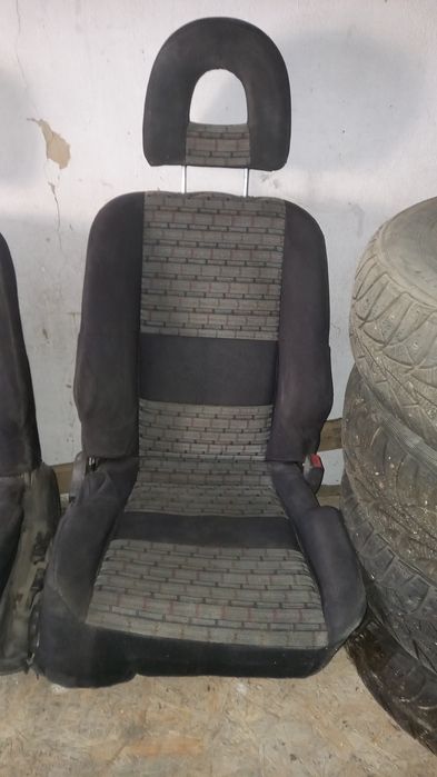 Продам сиденья б/у комплект