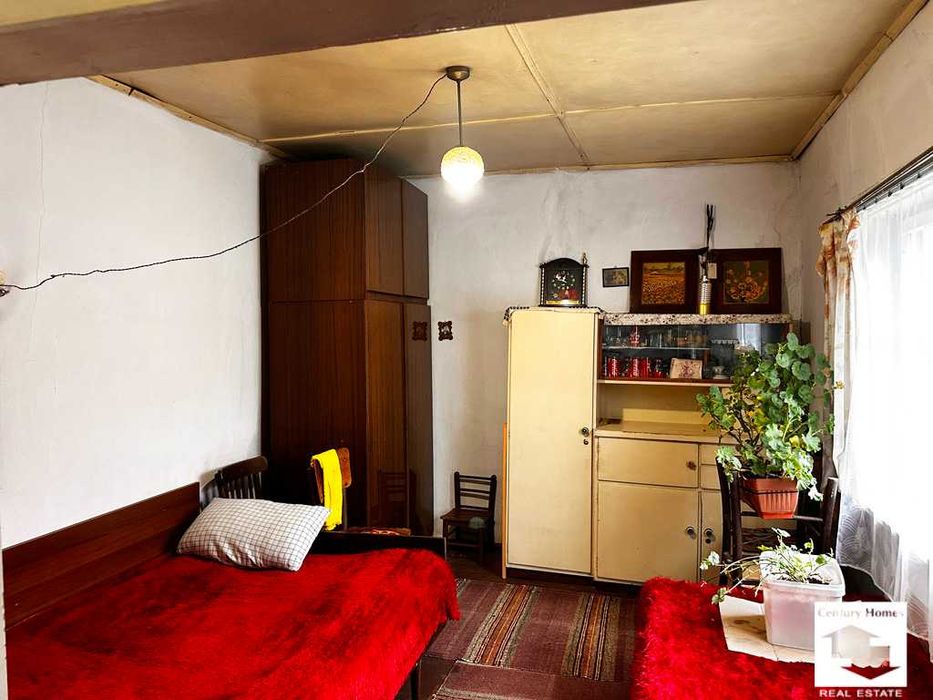 180057 Двуетажна къща в с. Станчов хан, на 12 км. от град Трявна