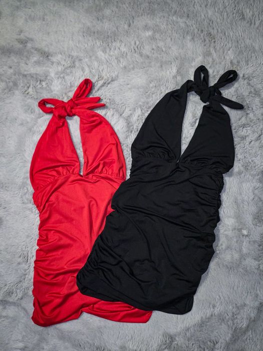 Къса рокля в черно и червено