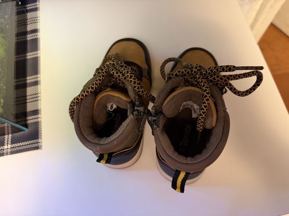 Ботинки весение 26р