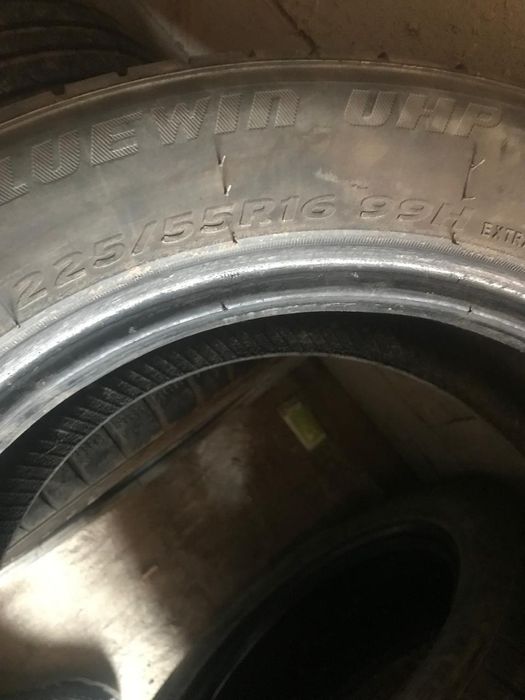Шины б/у комплект